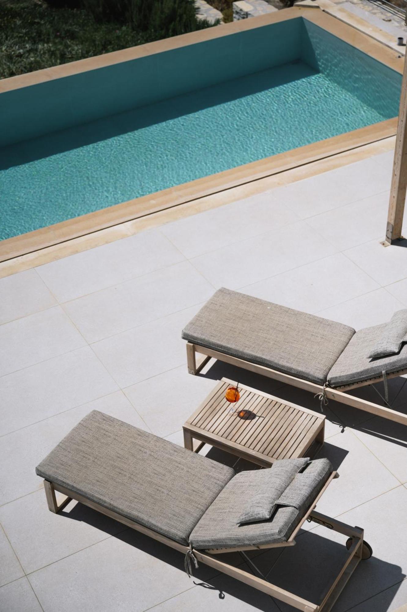 Luxury Ammos In Style Villa